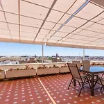 City Center Deluxe Sky View By Valcambre