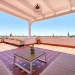City Center Deluxe Sky View By Valcambre